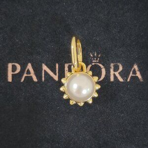 Pandora ME Treated Freshwater Cultured Pearl Sun Mini Dangle Charm | Gold-Plated